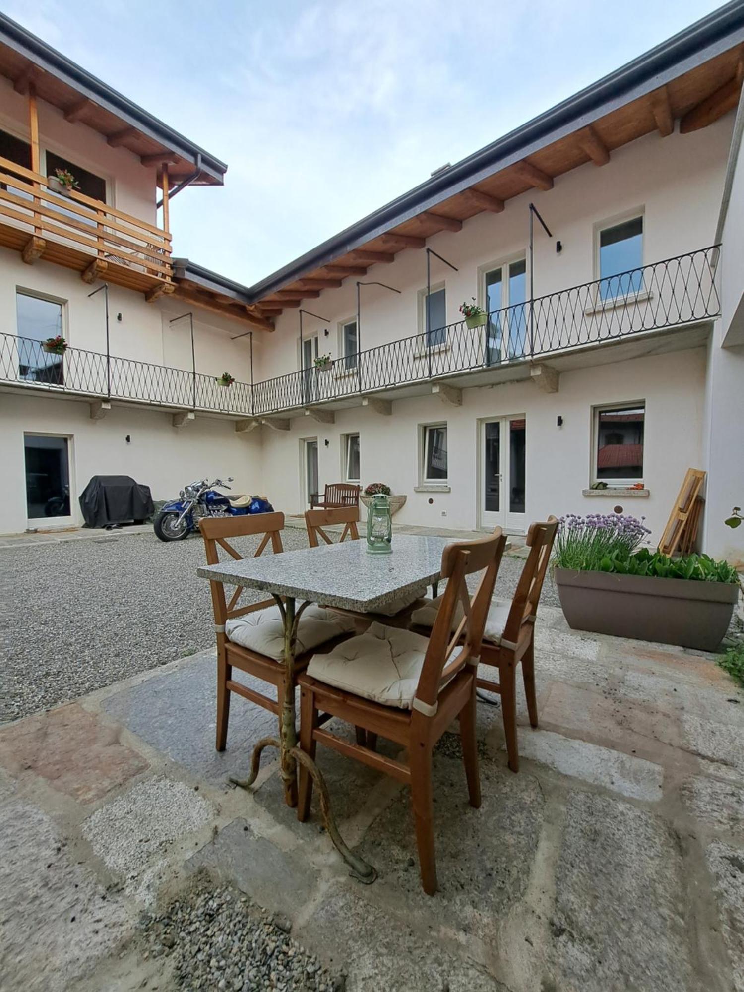 B&B Il Cortile Soriso Esterno foto